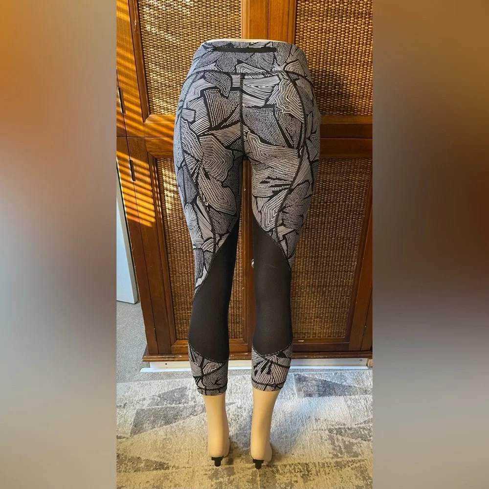 Lululemon Pace Rival Crop 22” - Picture 2 of 5